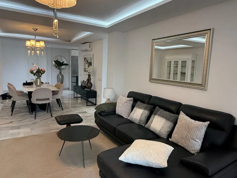 Discover this charming apartment in Nueva Andalucía, just a 5-minute walk from the beaches of Puerto Banús.