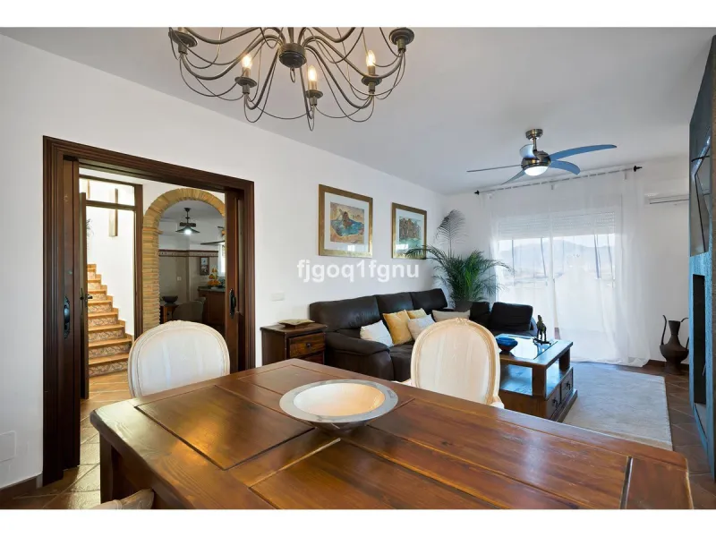 House in Sierra Chica, Coín – Views of the Guadalhorce Valley
