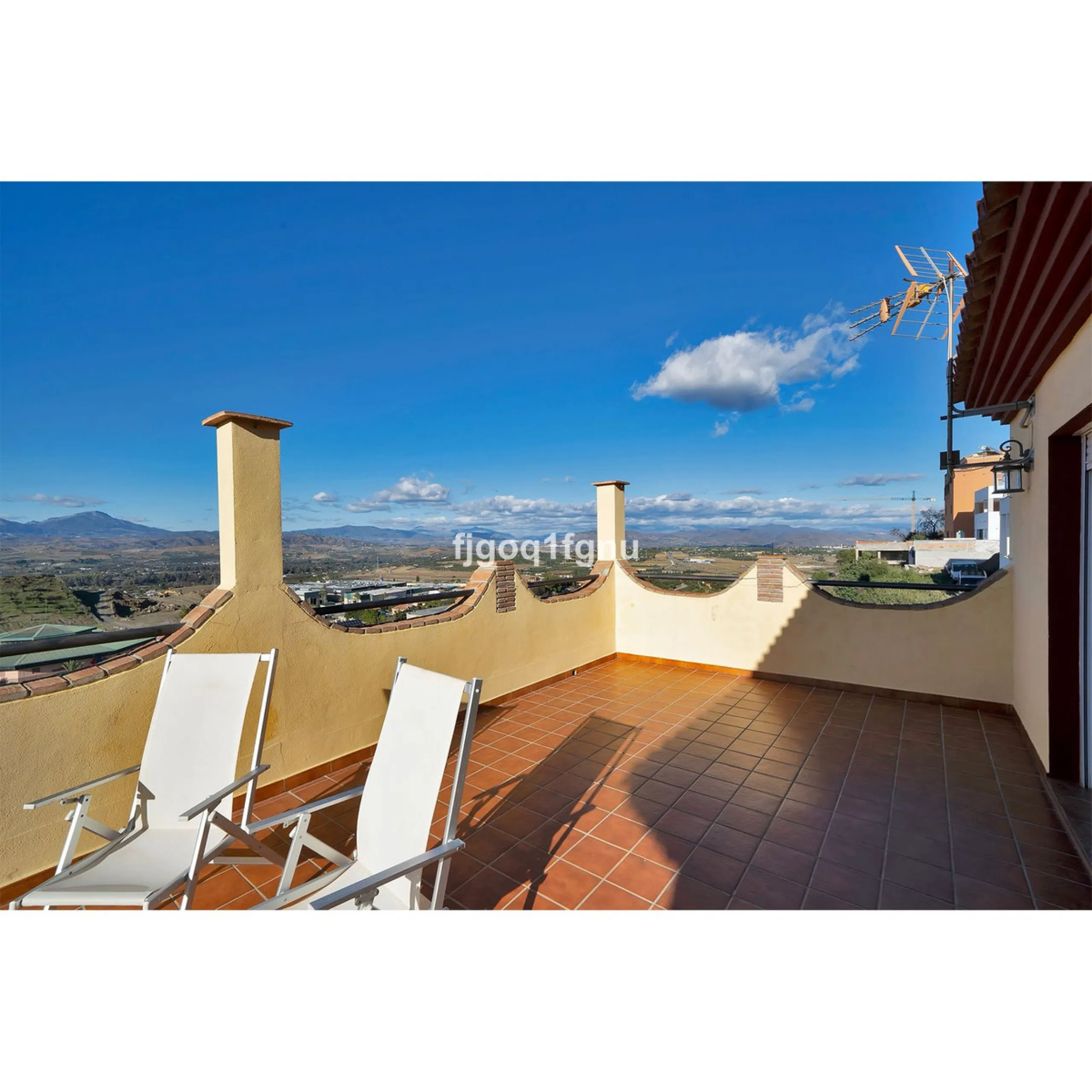 House in Sierra Chica, Coín – Views of the Guadalhorce Valley