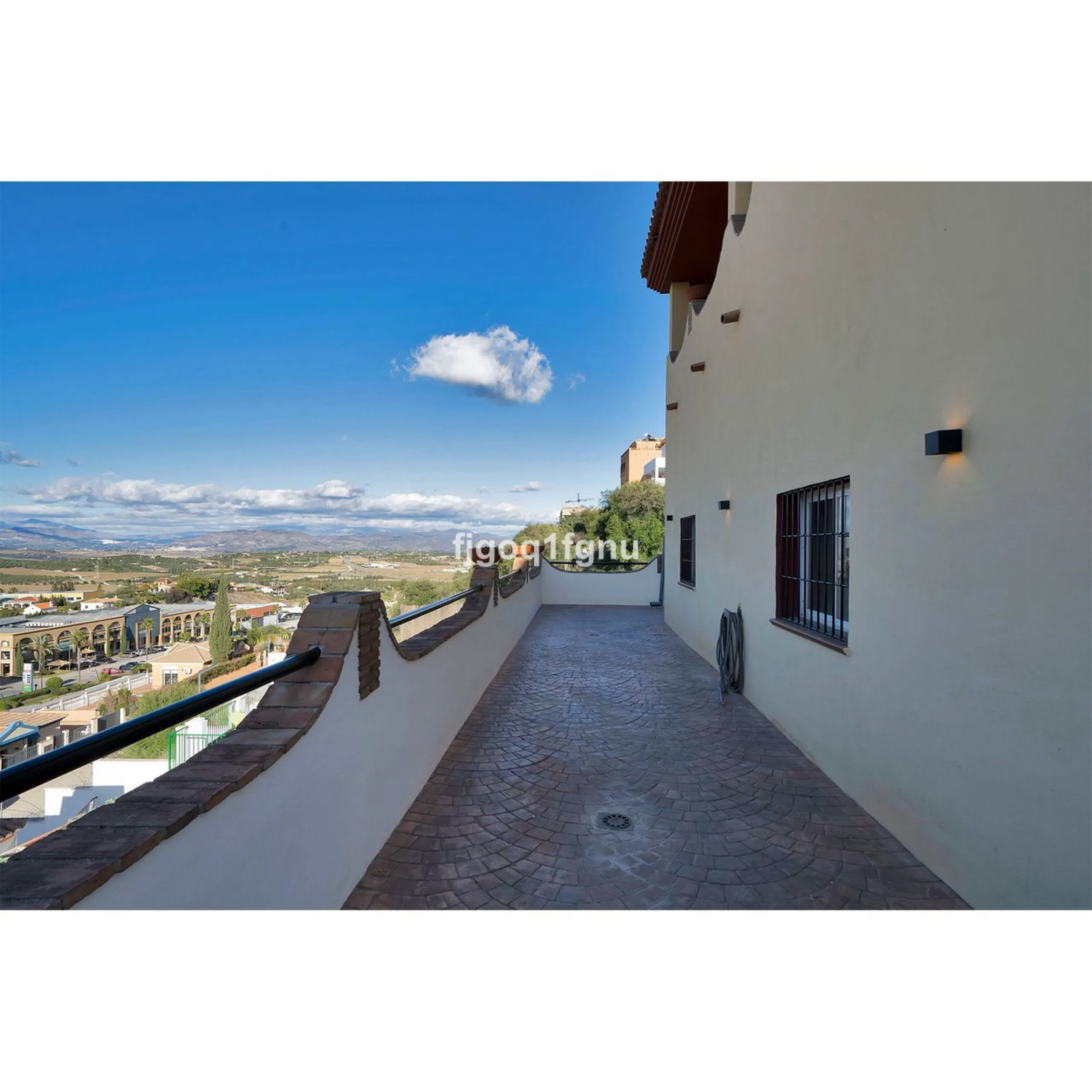 House in Sierra Chica, Coín – Views of the Guadalhorce Valley