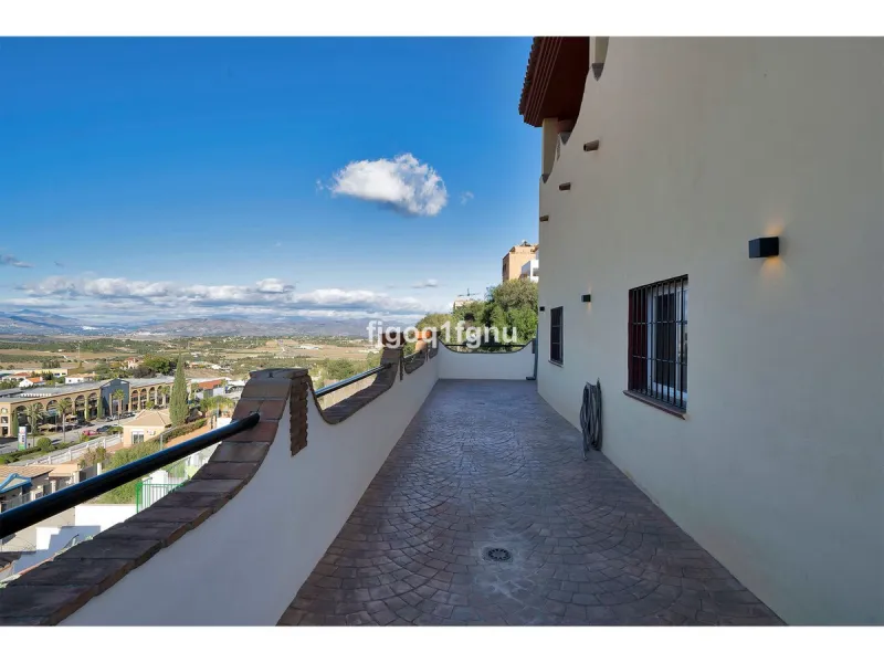 House in Sierra Chica, Coín – Views of the Guadalhorce Valley