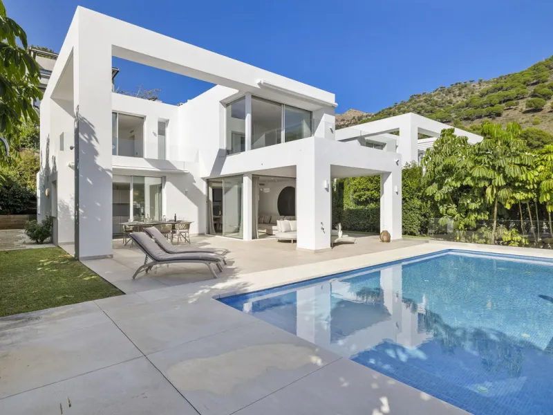 House - Detached Villa в продаже в Mijas, Málaga. В доме 3 спален и 3 ванных комнат. Площадь дома 163 м²