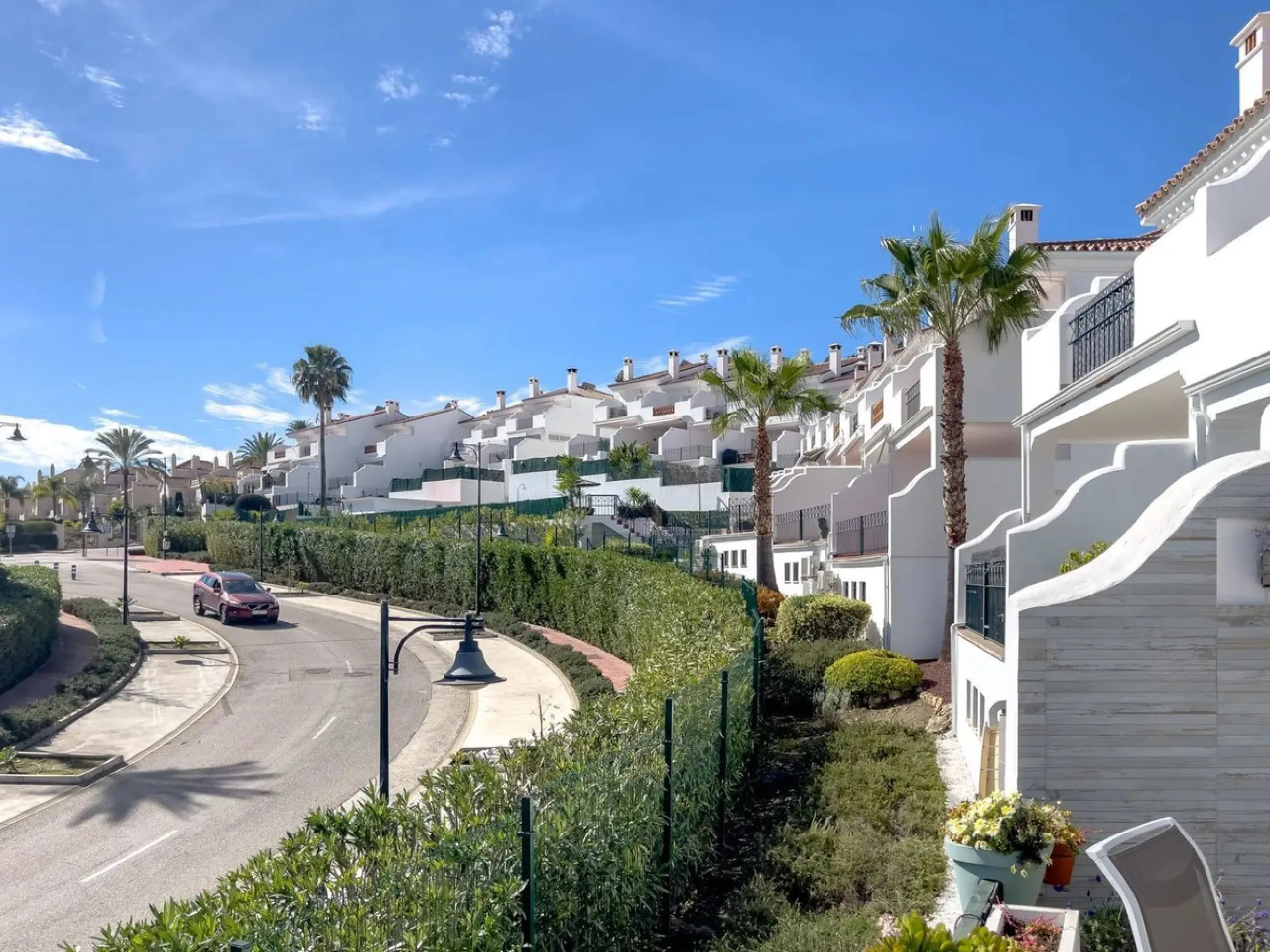 Welcome to your modern oasis in the heart of El Paraiso, Estepona! This stunning townhouse has been meticulously reformed to the highest standard, offering luxurious living in a popular and sought-after area.