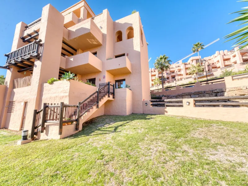 Ground Floor Apartment with Direct Garden Access | La Duquesa