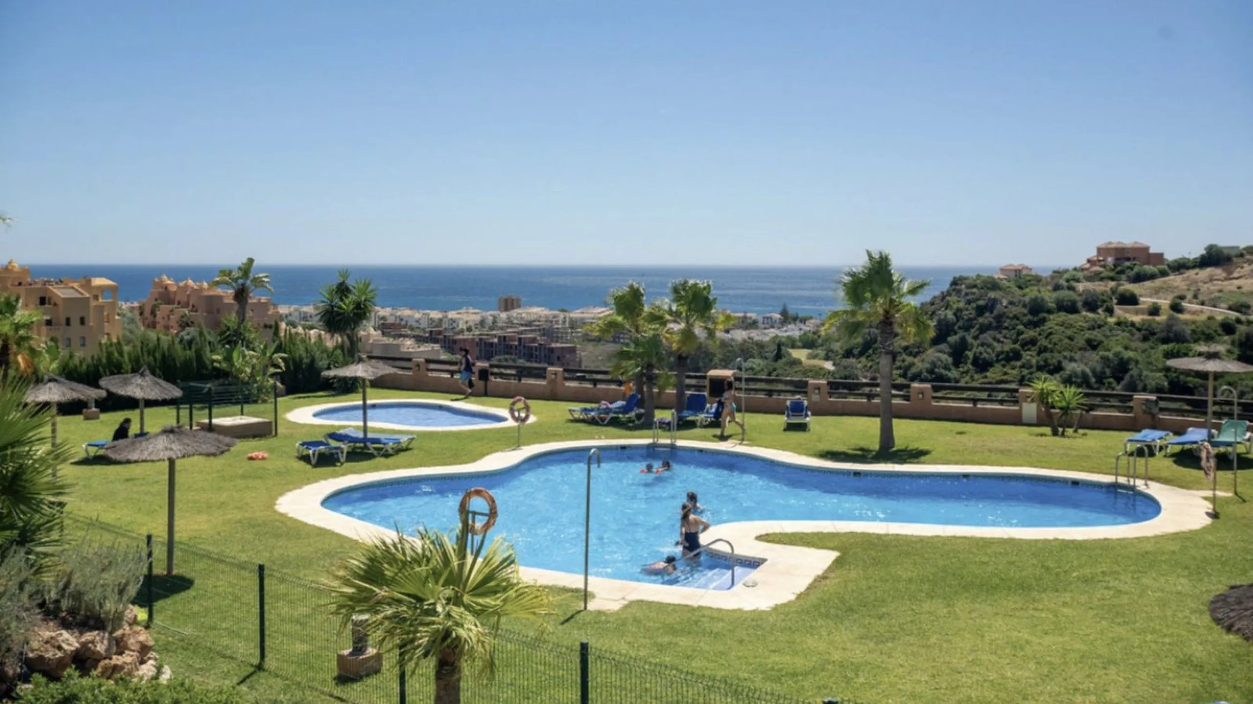 Ground Floor Apartment with Direct Garden Access | La Duquesa
