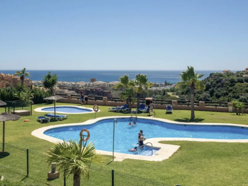 Ground Floor Apartment with Direct Garden Access | La Duquesa