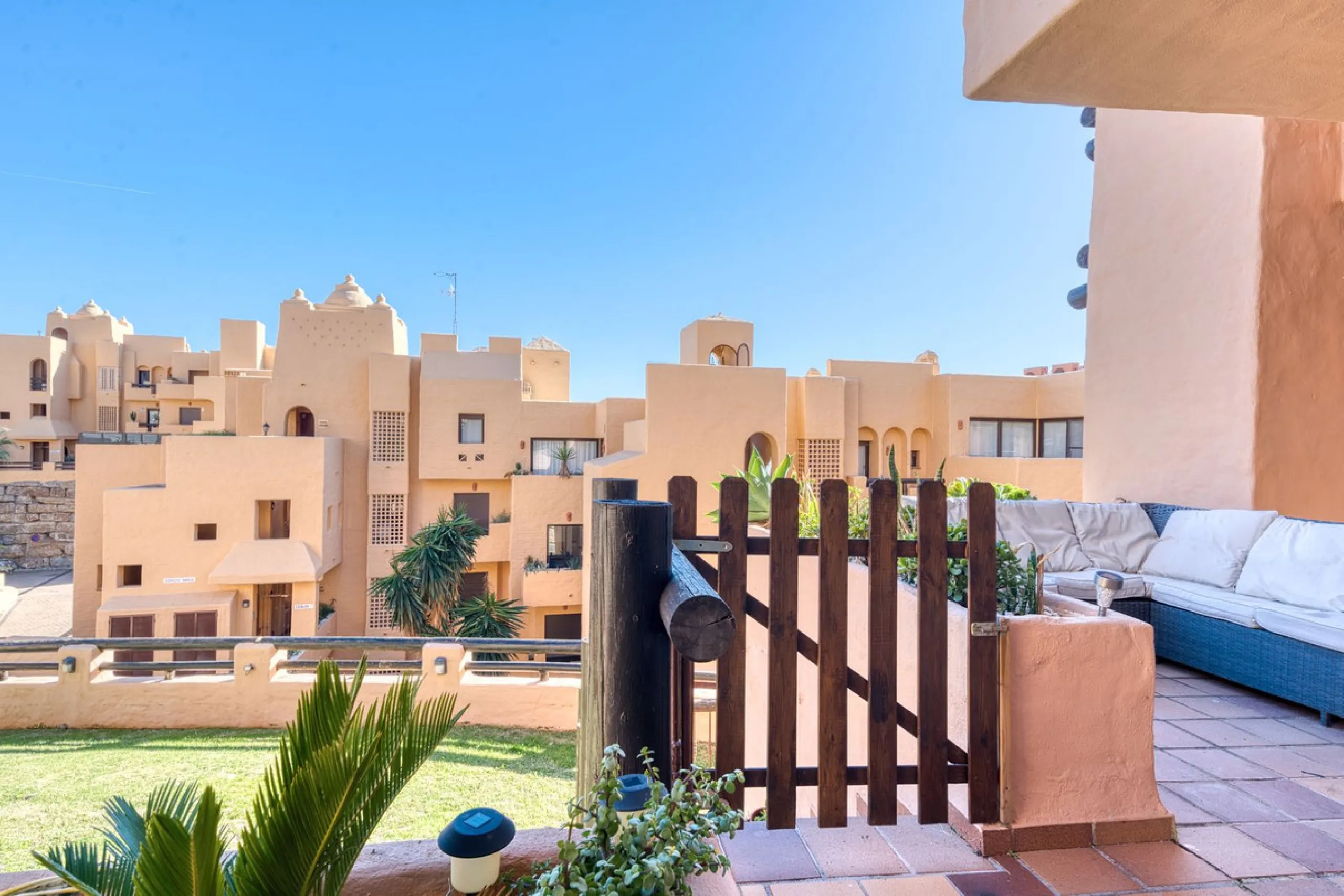 Ground Floor Apartment with Direct Garden Access | La Duquesa