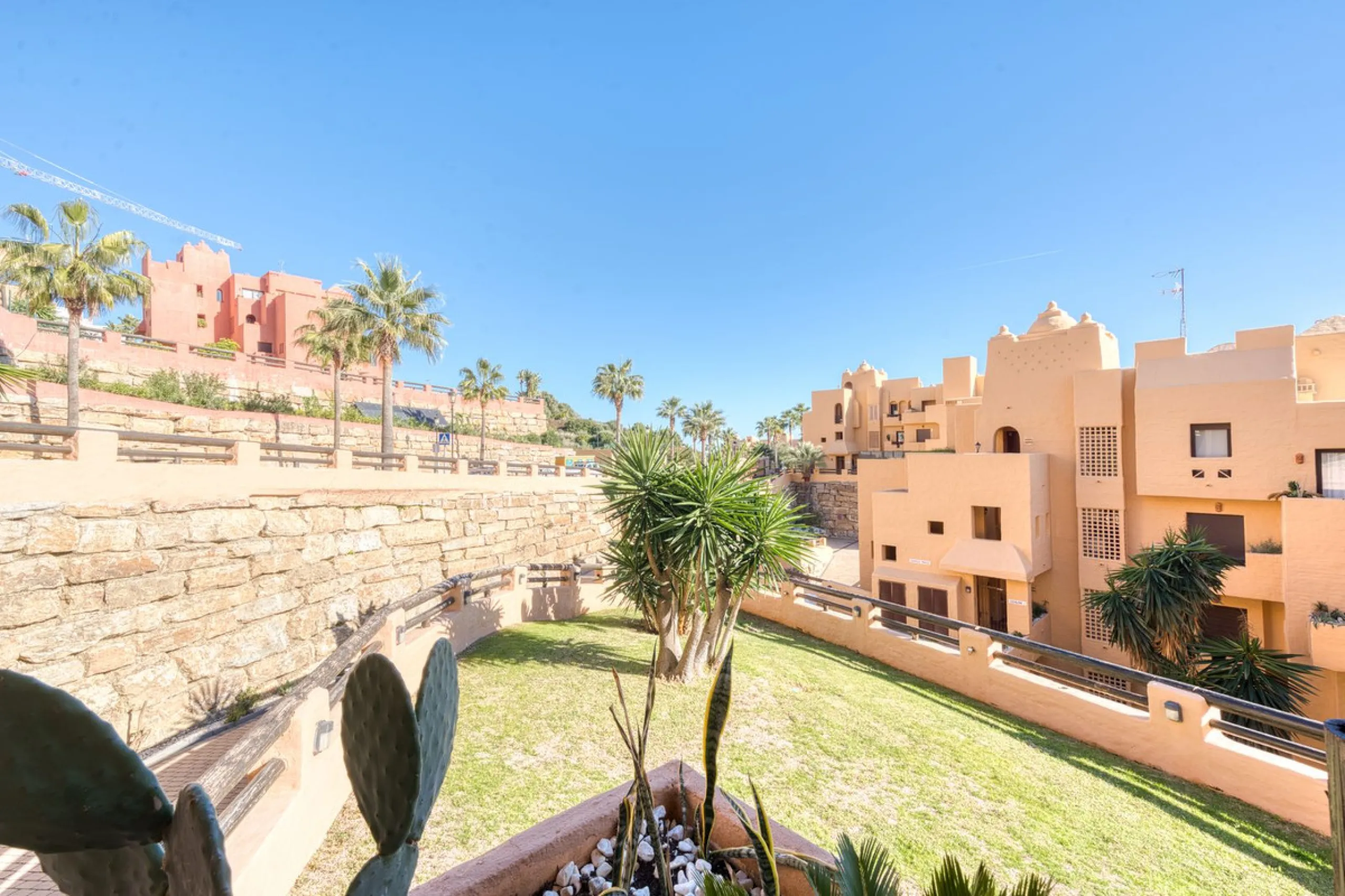 Ground Floor Apartment with Direct Garden Access | La Duquesa