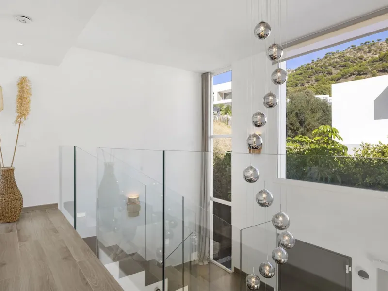 House - Detached Villa в продаже в Mijas, Málaga. В доме 3 спален и 3 ванных комнат. Площадь дома 163 м²