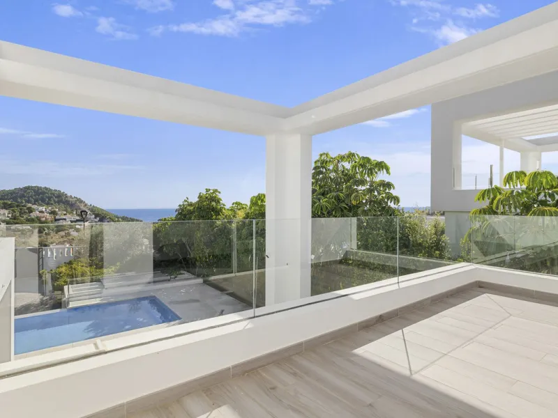 House - Detached Villa в продаже в Mijas, Málaga. В доме 3 спален и 3 ванных комнат. Площадь дома 163 м²