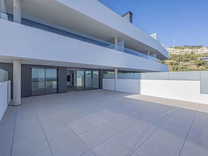 CONTEMPORARY PROPERTY WITH SEA VIEWS IN MARBELLA