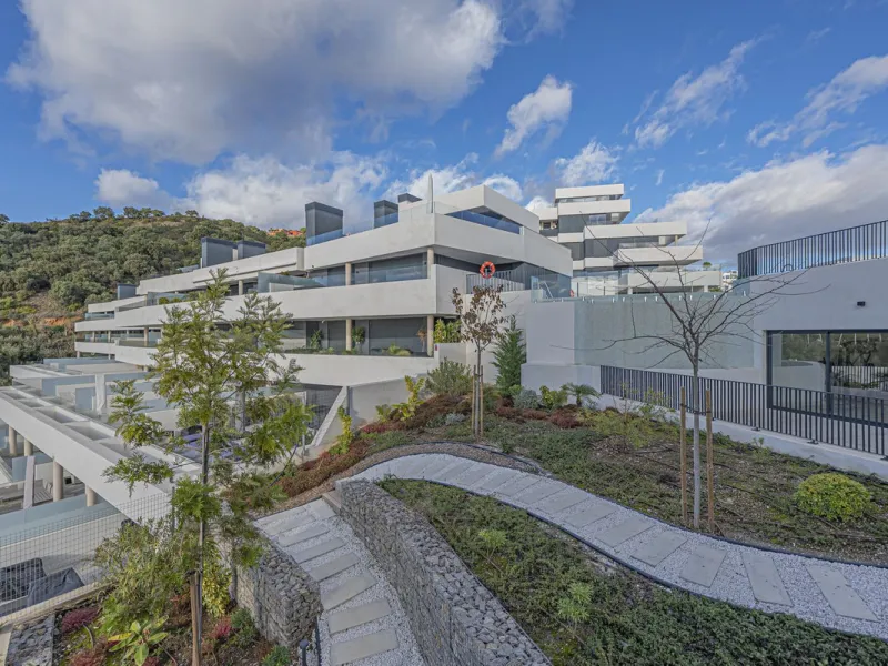 CONTEMPORARY PROPERTY WITH SEA VIEWS IN MARBELLA