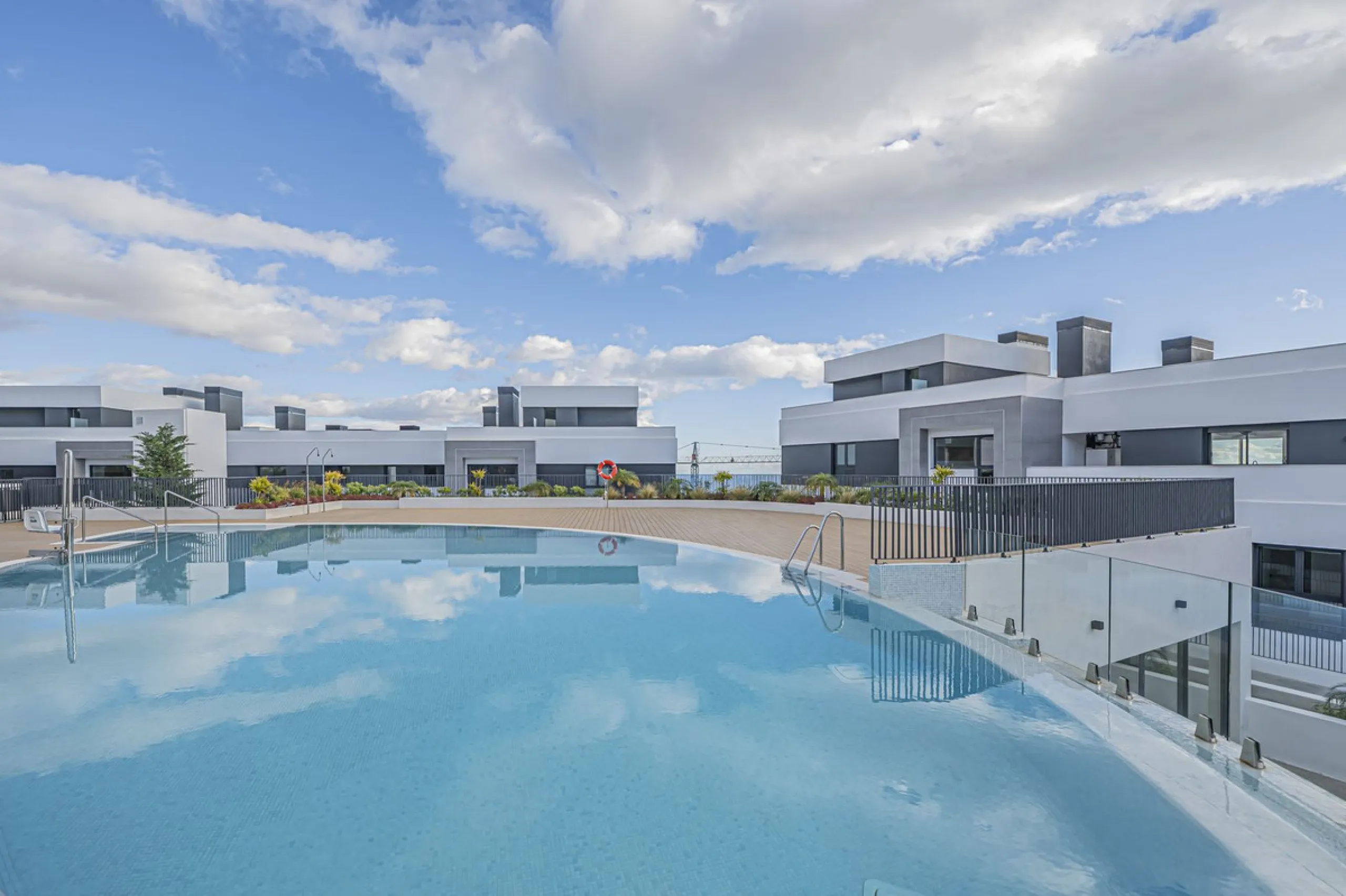 CONTEMPORARY PROPERTY WITH SEA VIEWS IN MARBELLA