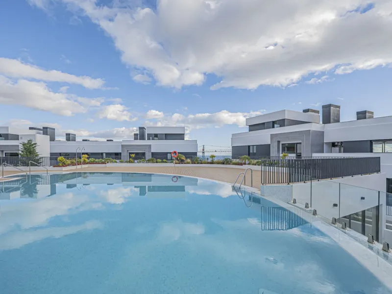 CONTEMPORARY PROPERTY WITH SEA VIEWS IN MARBELLA