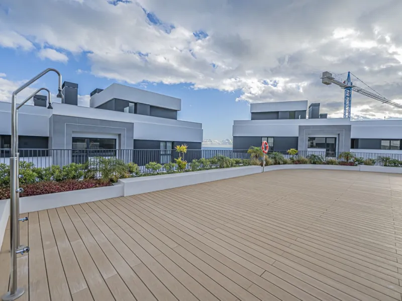 CONTEMPORARY PROPERTY WITH SEA VIEWS IN MARBELLA