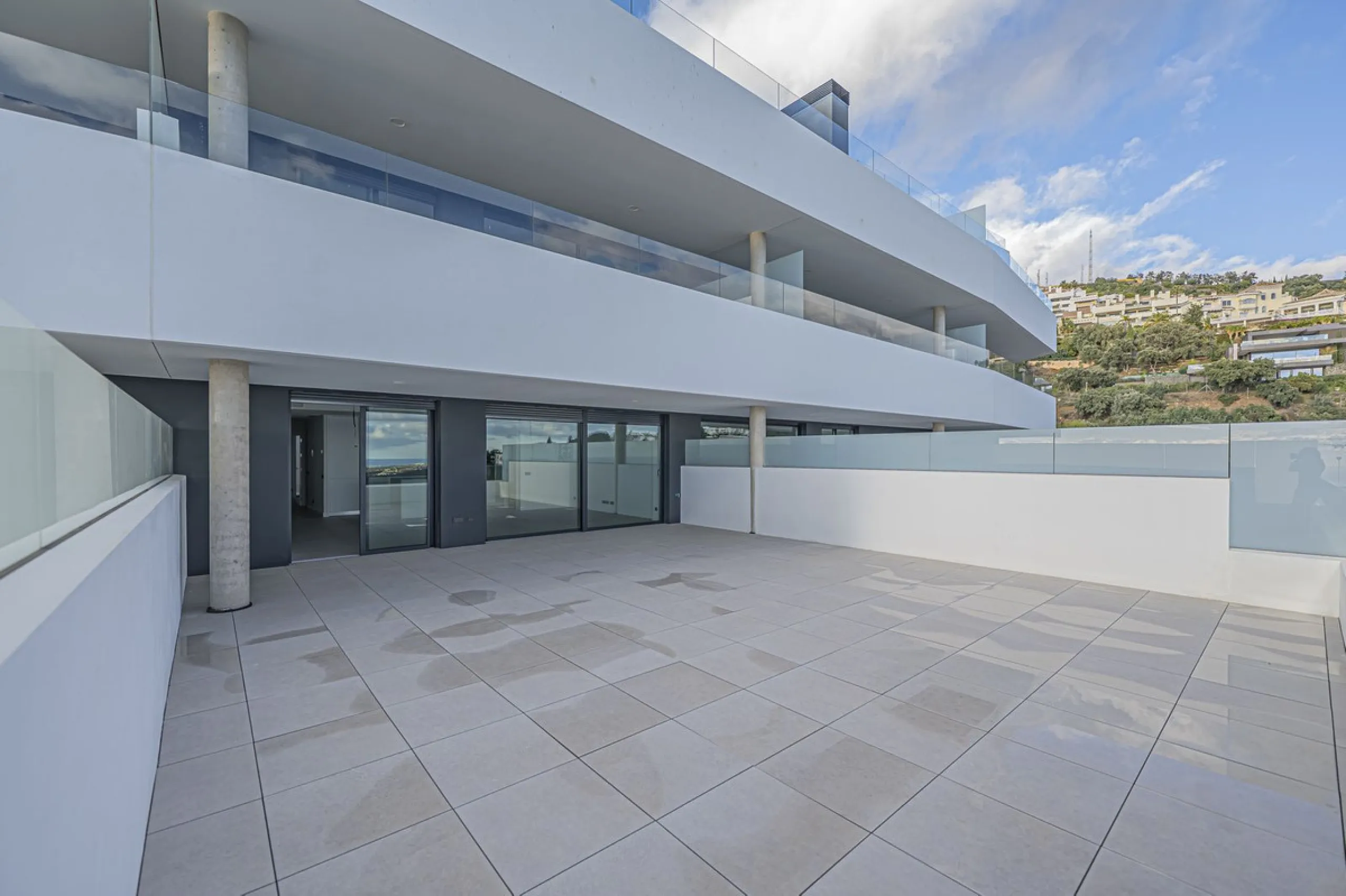 CONTEMPORARY PROPERTY WITH SEA VIEWS IN MARBELLA
