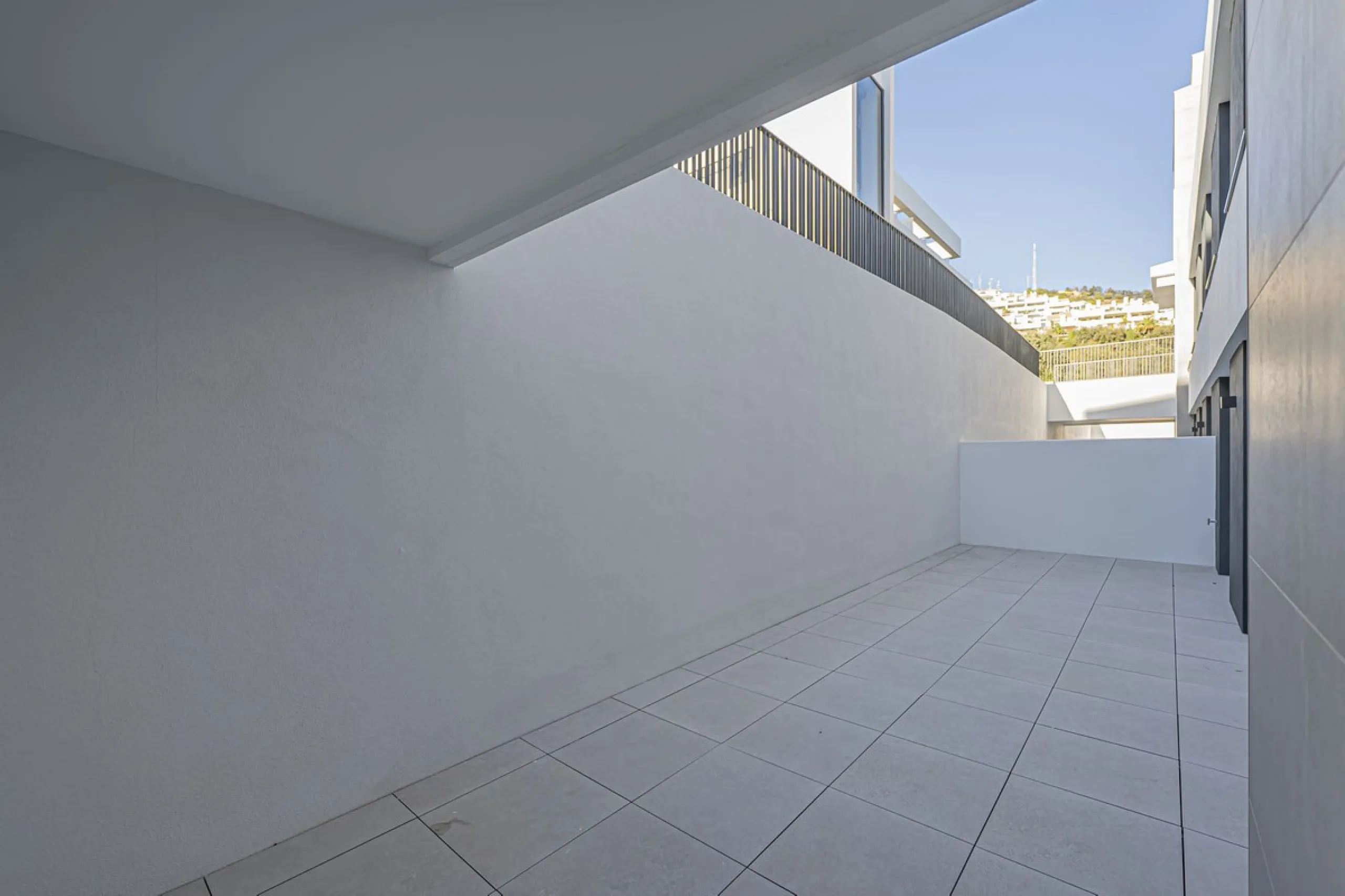 CONTEMPORARY PROPERTY WITH SEA VIEWS IN MARBELLA