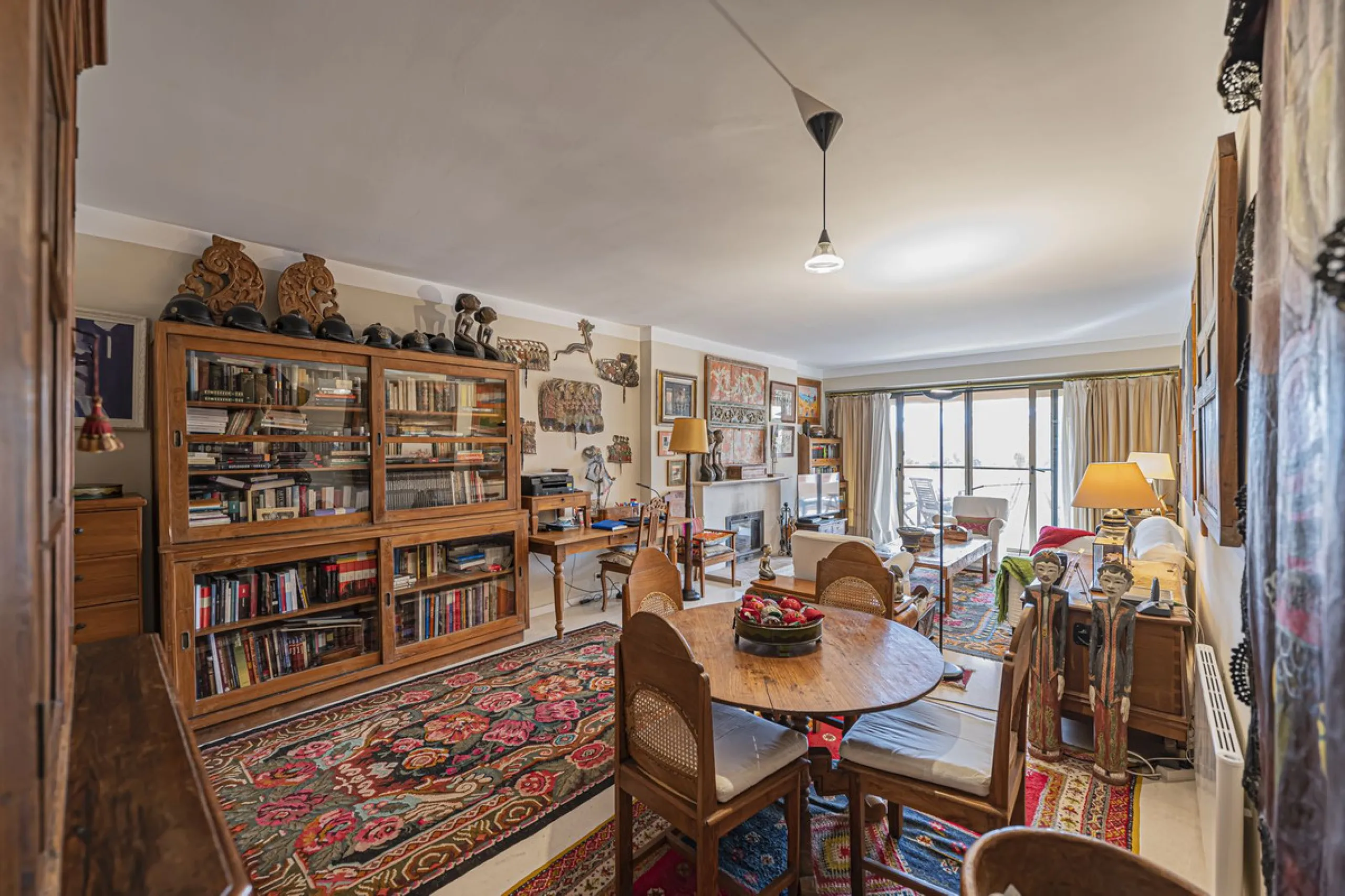 Spacious property located in the Atalaya area, next to Guadalmina Alta, just minutes from all amenities and surrounded by some of the best golf courses in the area: Atalaya, El Paraiso, Los Arqueros, Guadalmina, etc.