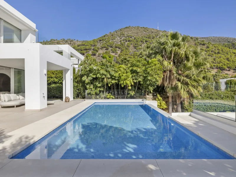 House - Detached Villa в продаже в Mijas, Málaga. В доме 3 спален и 3 ванных комнат. Площадь дома 163 м²