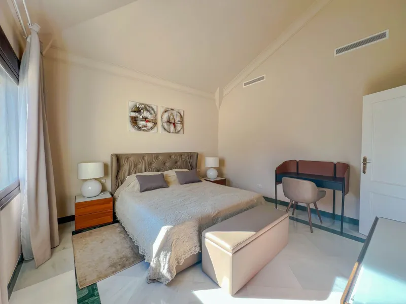 IMPRESSIVE 5-BEDROOM VILLA IN LOS FLAMINGOS, BENAHAVÍS
