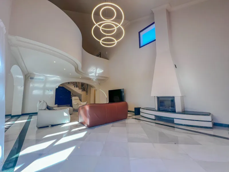 IMPRESSIVE 5-BEDROOM VILLA IN LOS FLAMINGOS, BENAHAVÍS