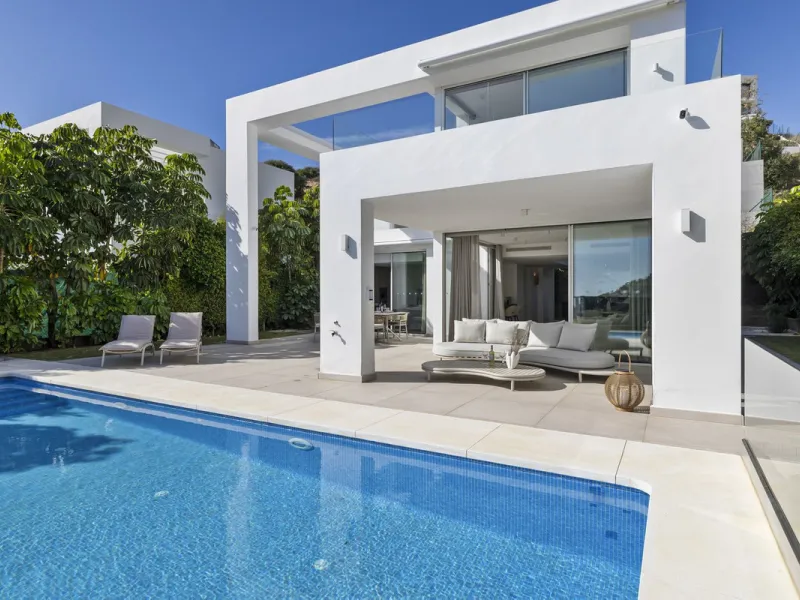 House - Detached Villa в продаже в Mijas, Málaga. В доме 3 спален и 3 ванных комнат. Площадь дома 163 м²