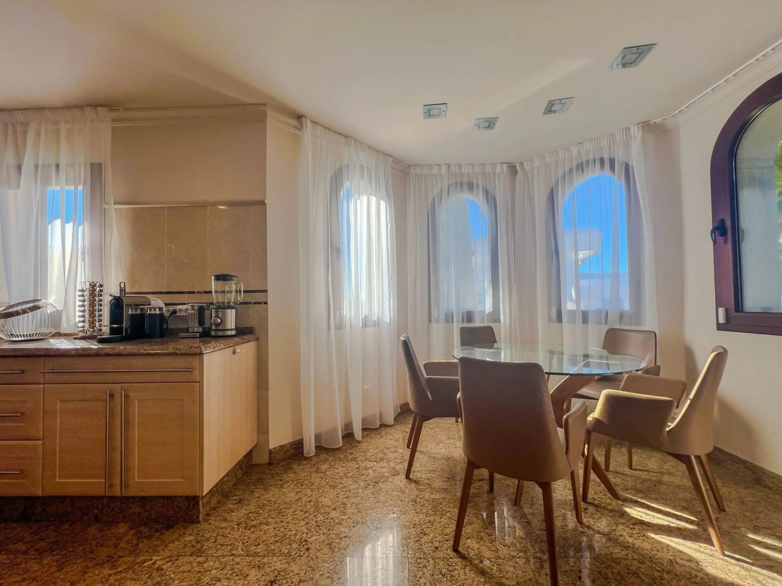 IMPRESSIVE 5-BEDROOM VILLA IN LOS FLAMINGOS, BENAHAVÍS