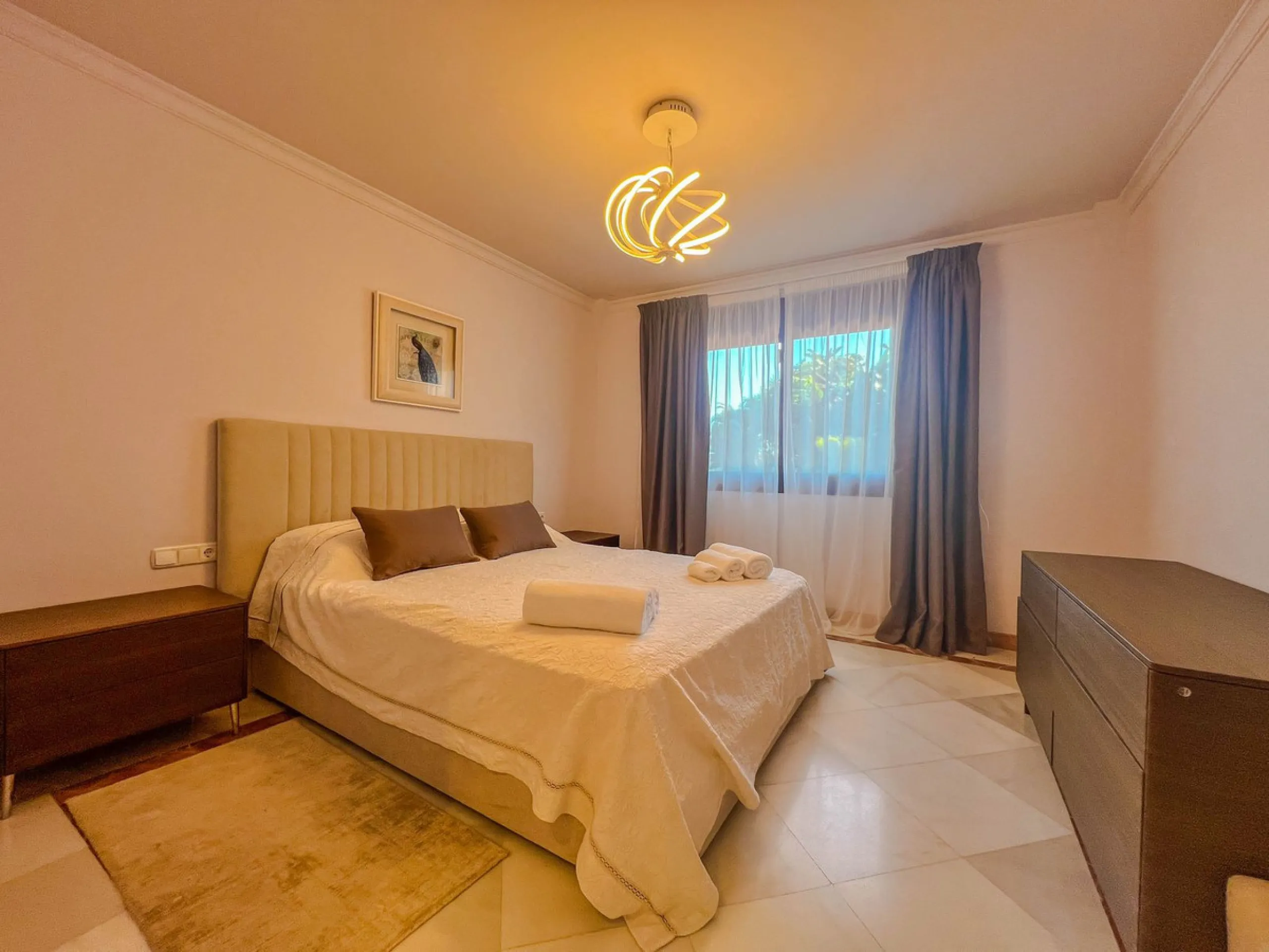 IMPRESSIVE 5-BEDROOM VILLA IN LOS FLAMINGOS, BENAHAVÍS