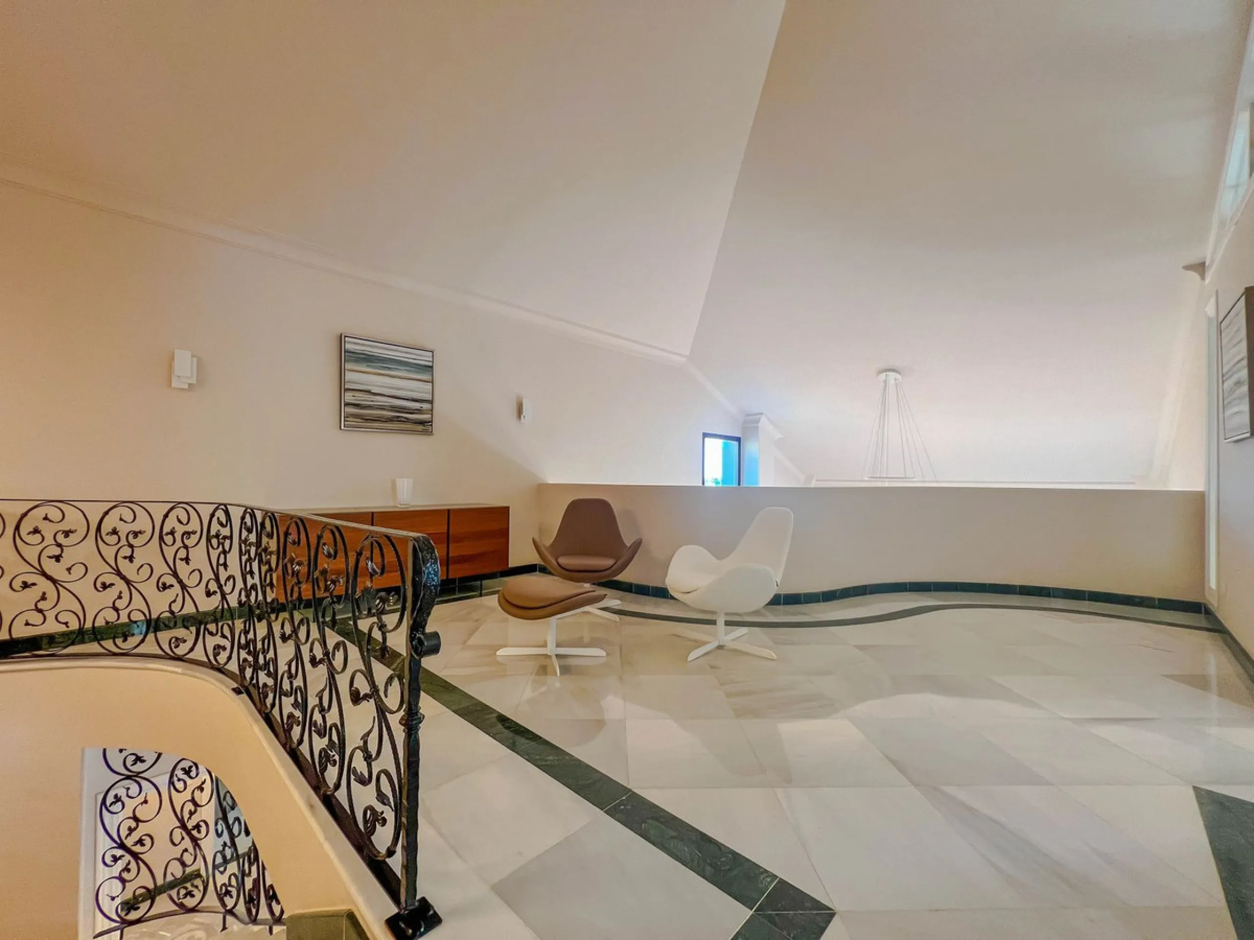 IMPRESSIVE 5-BEDROOM VILLA IN LOS FLAMINGOS, BENAHAVÍS