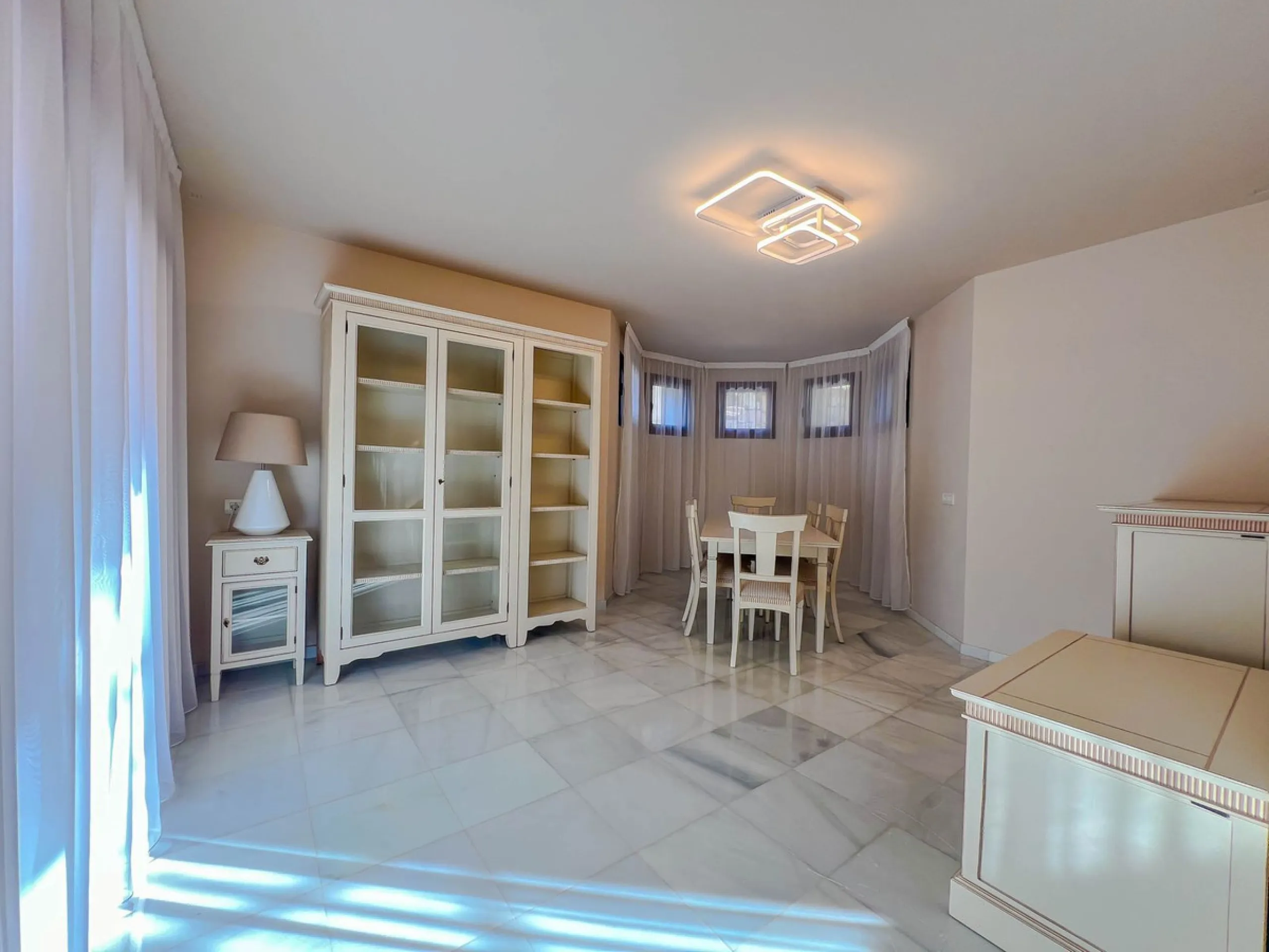 IMPRESSIVE 5-BEDROOM VILLA IN LOS FLAMINGOS, BENAHAVÍS