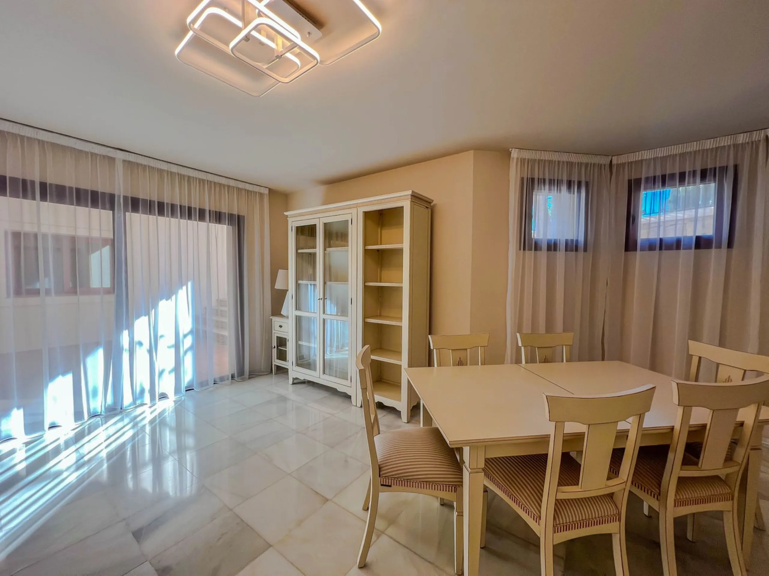 IMPRESSIVE 5-BEDROOM VILLA IN LOS FLAMINGOS, BENAHAVÍS