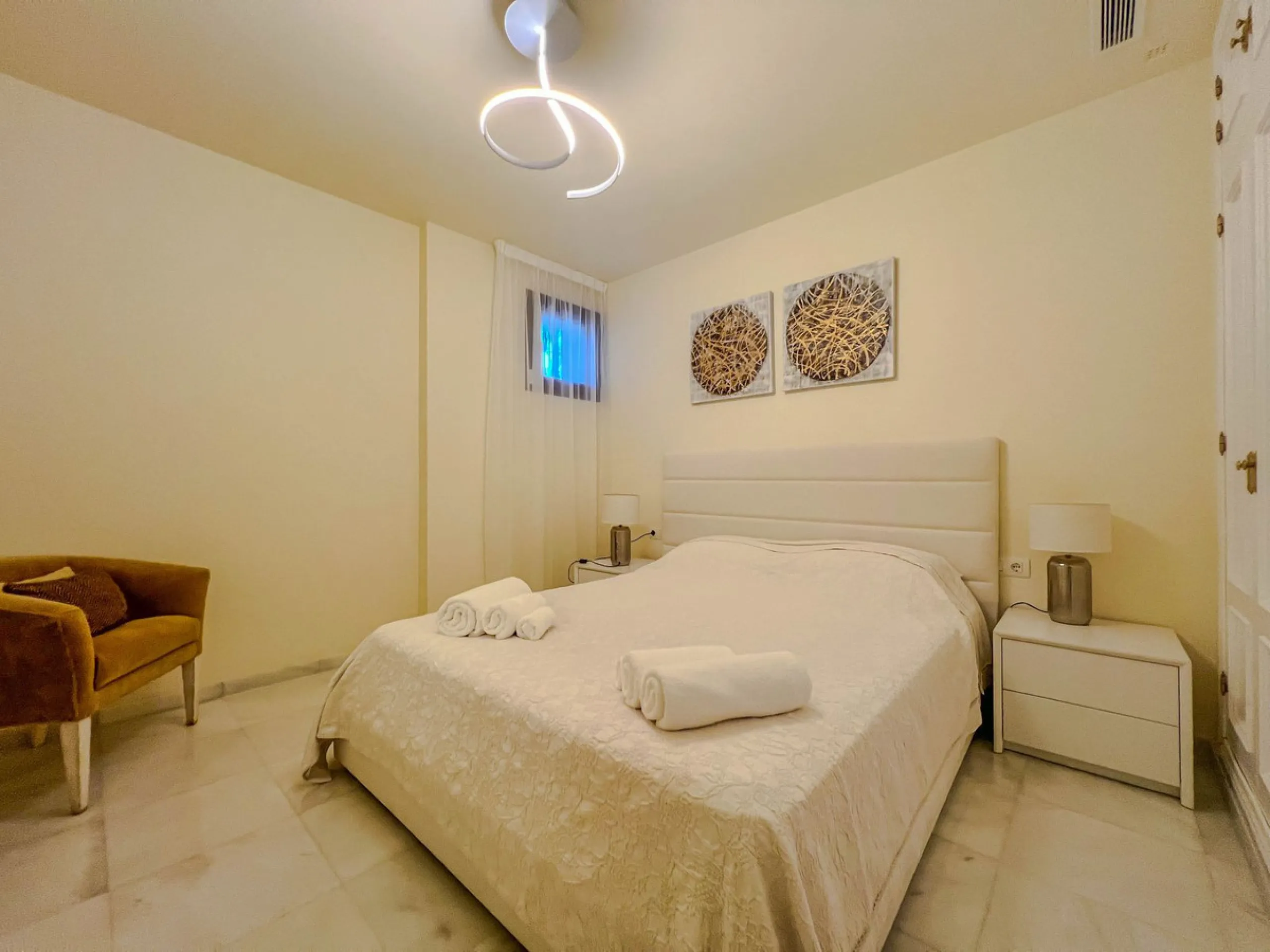 IMPRESSIVE 5-BEDROOM VILLA IN LOS FLAMINGOS, BENAHAVÍS