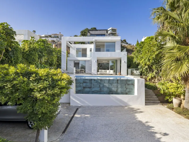 House - Detached Villa в продаже в Mijas, Málaga. В доме 3 спален и 3 ванных комнат. Площадь дома 163 м²