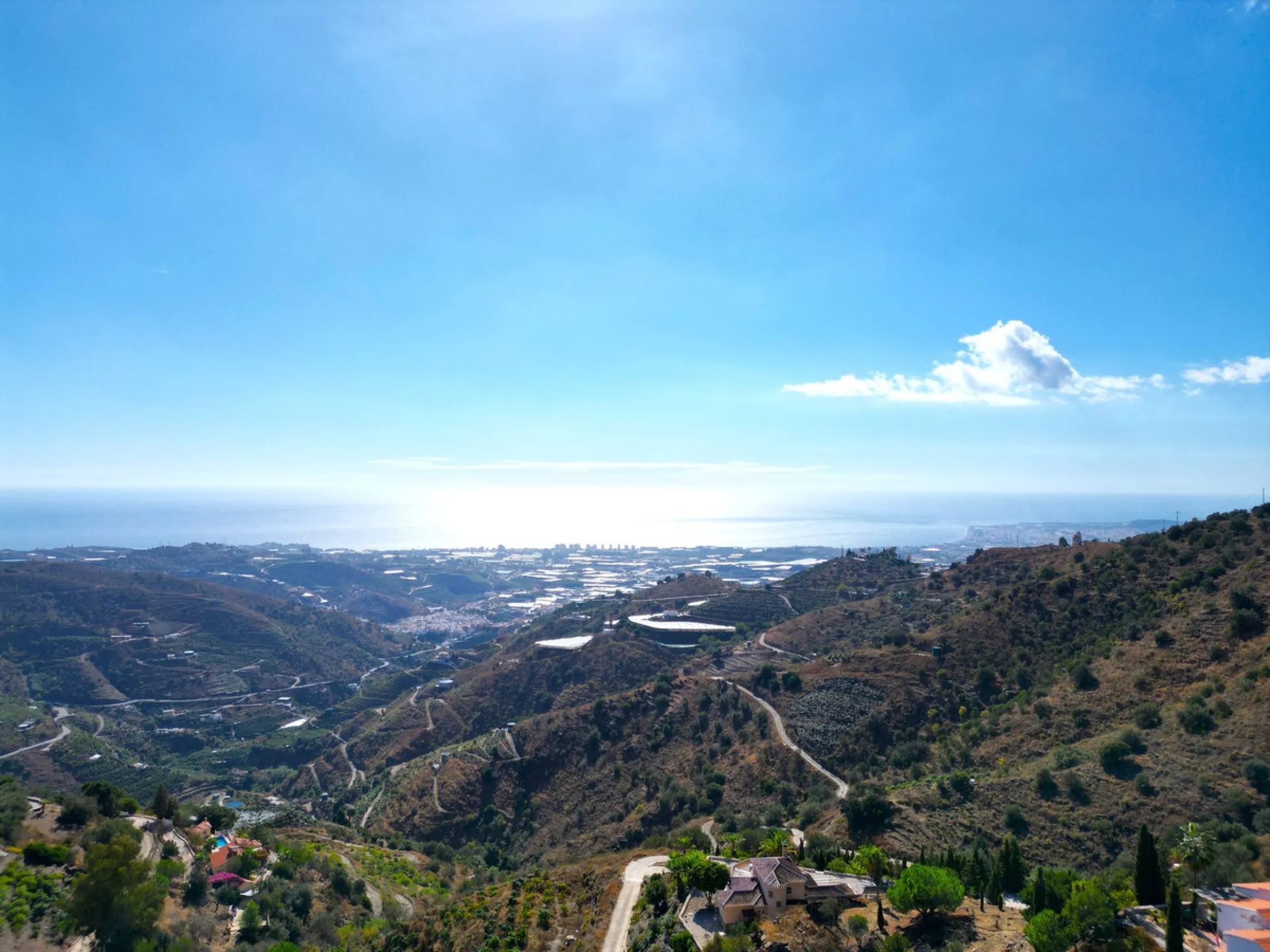 House - Detached Villa в продаже в Arenas, Málaga. В доме 3 спален и 2 ванных комнат. Площадь дома 235 м². Площадь участка 9500 м²