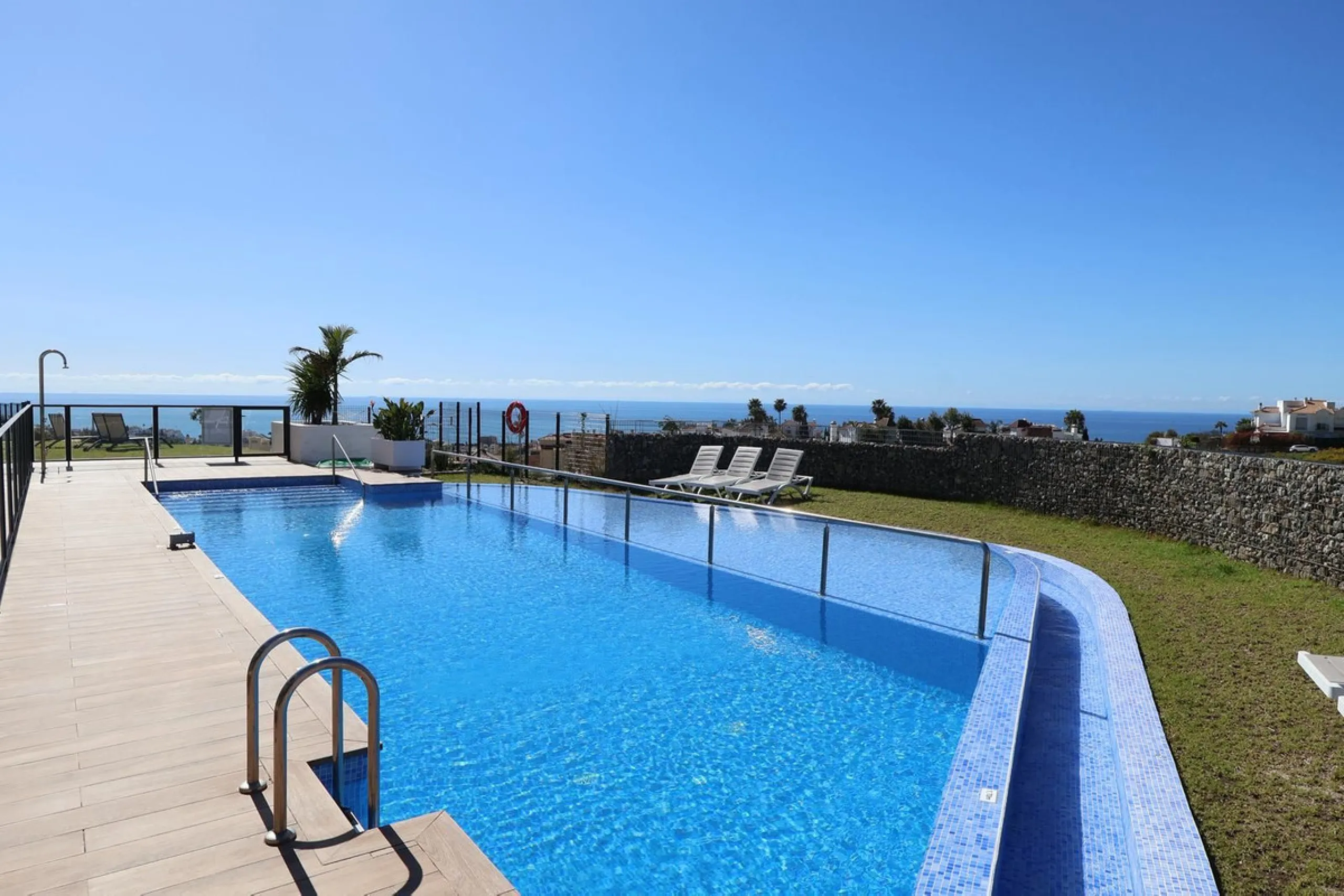 This brand new 3-bedroom, 3-bathroom semi-detached home is located within the contemporary Alya development in Riviera del Sol, Mijas, offering beautiful views of the Mediterranean and a lifestyle designed around comfort and outdoor living on the Costa de