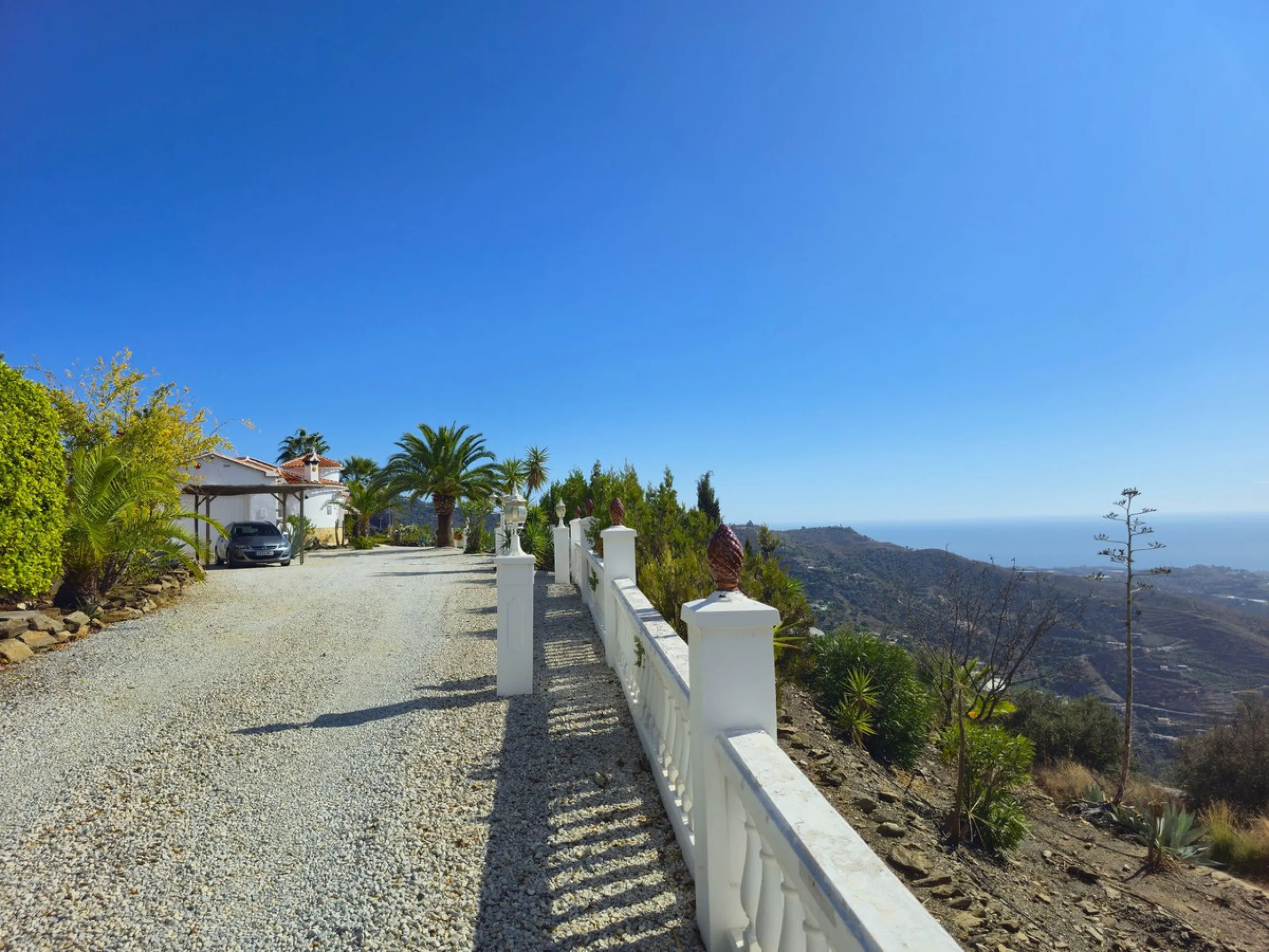 House - Detached Villa в продаже в Arenas, Málaga. В доме 3 спален и 2 ванных комнат. Площадь дома 235 м². Площадь участка 9500 м²