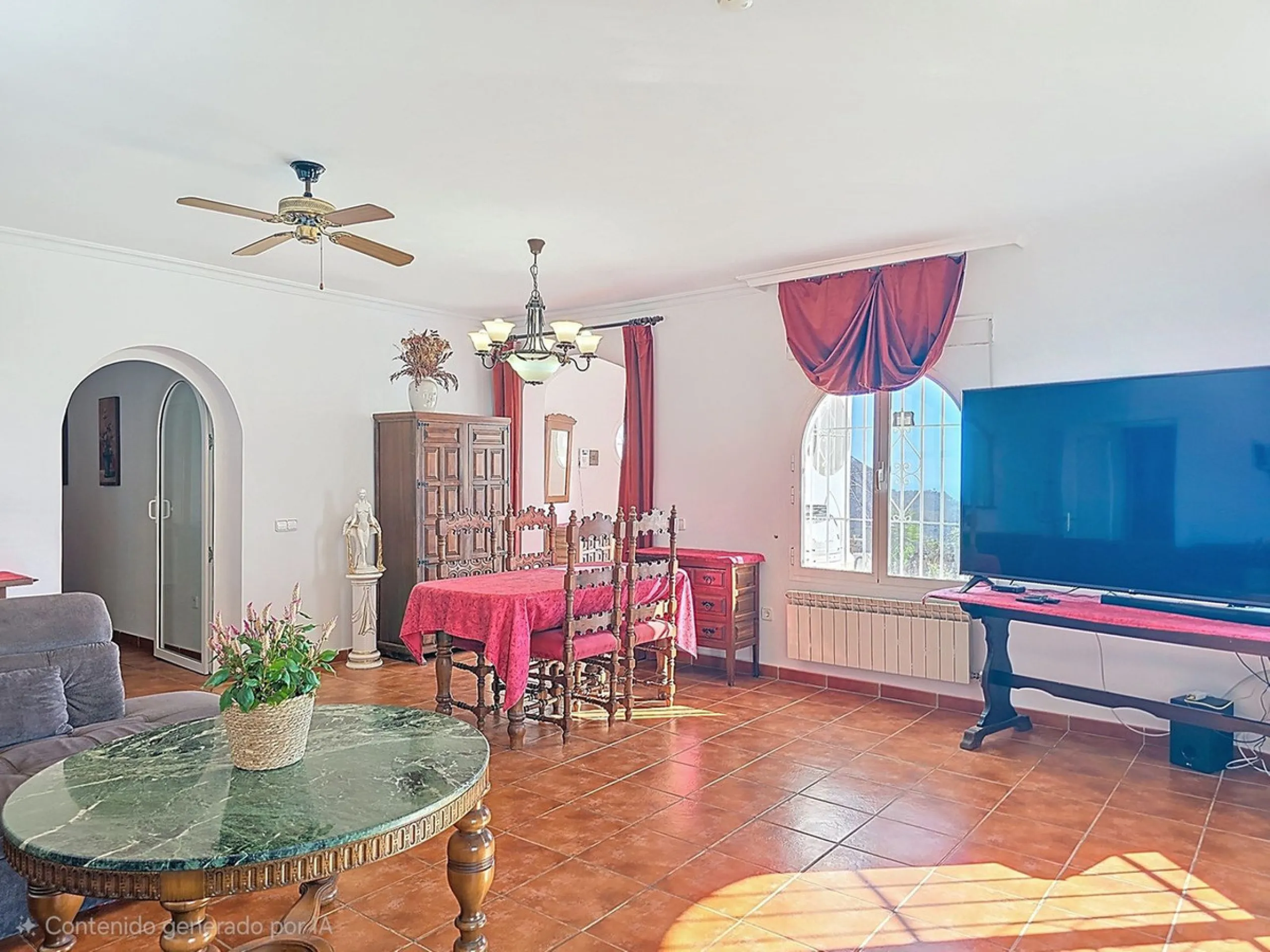 House - Detached Villa в продаже в Arenas, Málaga. В доме 3 спален и 2 ванных комнат. Площадь дома 235 м². Площадь участка 9500 м²
