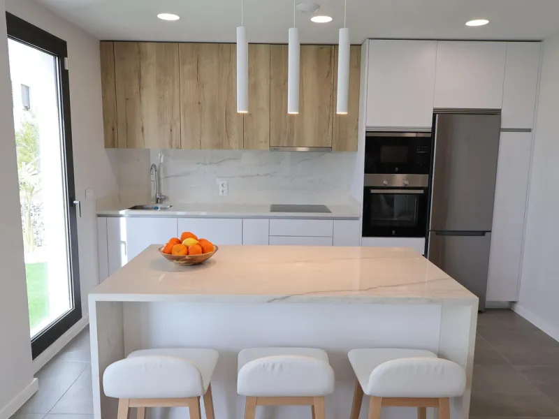 This brand new 3-bedroom, 3-bathroom semi-detached home is located within the contemporary Alya development in Riviera del Sol, Mijas, offering beautiful views of the Mediterranean and a lifestyle designed around comfort and outdoor living on the Costa de