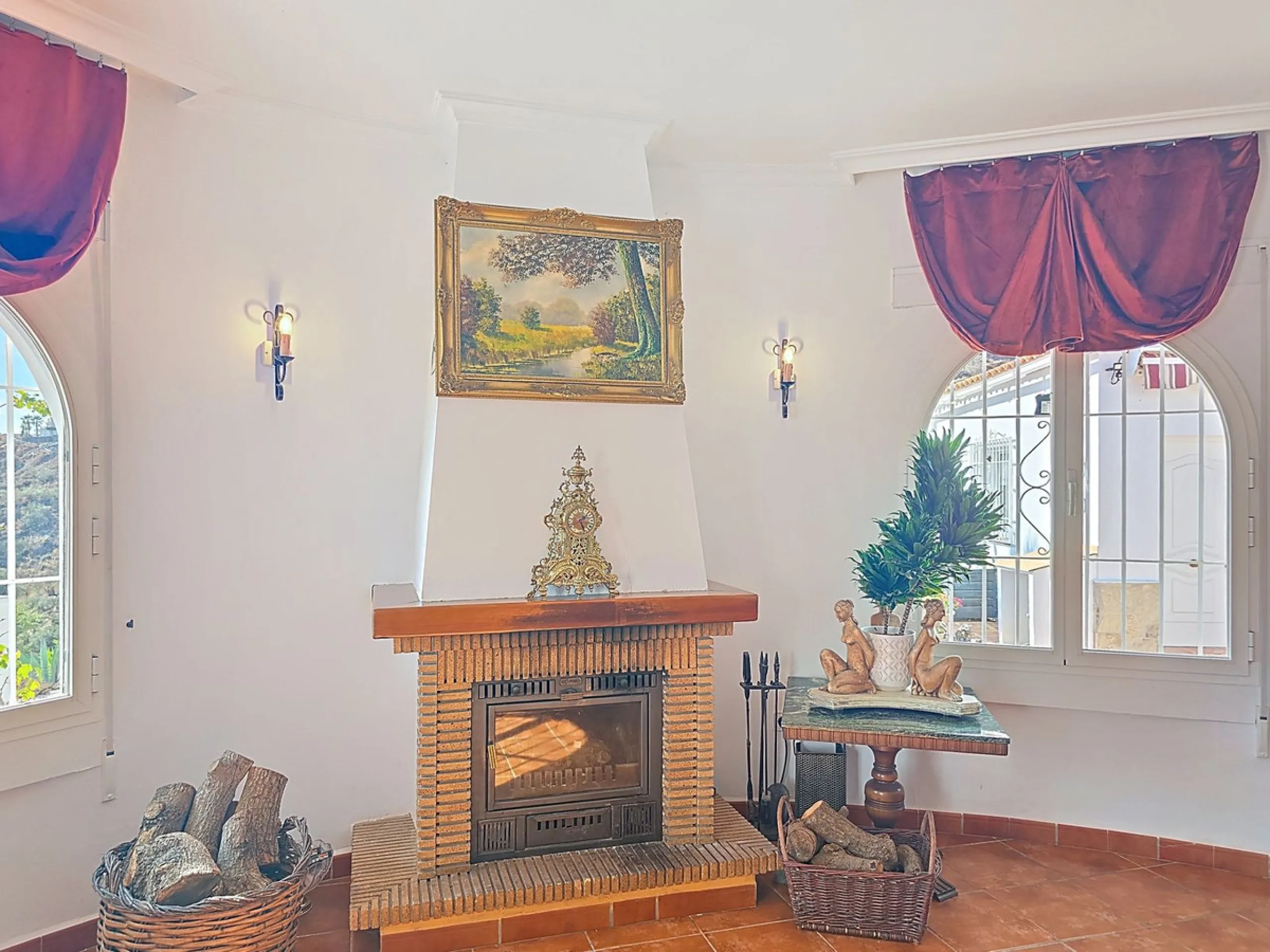House - Detached Villa в продаже в Arenas, Málaga. В доме 3 спален и 2 ванных комнат. Площадь дома 235 м². Площадь участка 9500 м²
