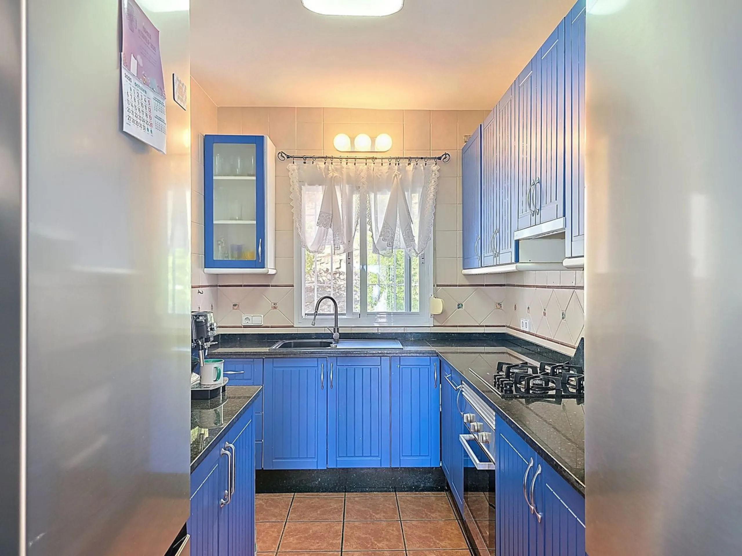 House - Detached Villa в продаже в Arenas, Málaga. В доме 3 спален и 2 ванных комнат. Площадь дома 235 м². Площадь участка 9500 м²