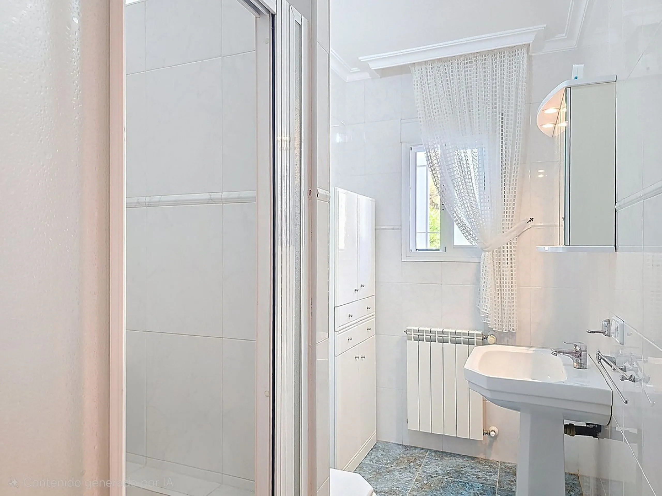 House - Detached Villa в продаже в Arenas, Málaga. В доме 3 спален и 2 ванных комнат. Площадь дома 235 м². Площадь участка 9500 м²
