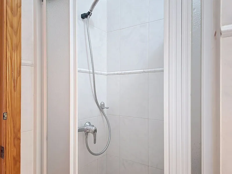 House - Detached Villa в продаже в Arenas, Málaga. В доме 3 спален и 2 ванных комнат. Площадь дома 235 м². Площадь участка 9500 м²