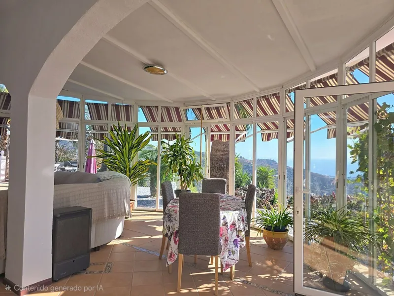 House - Detached Villa в продаже в Arenas, Málaga. В доме 3 спален и 2 ванных комнат. Площадь дома 235 м². Площадь участка 9500 м²