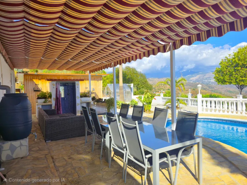 House - Detached Villa в продаже в Arenas, Málaga. В доме 3 спален и 2 ванных комнат. Площадь дома 235 м². Площадь участка 9500 м²