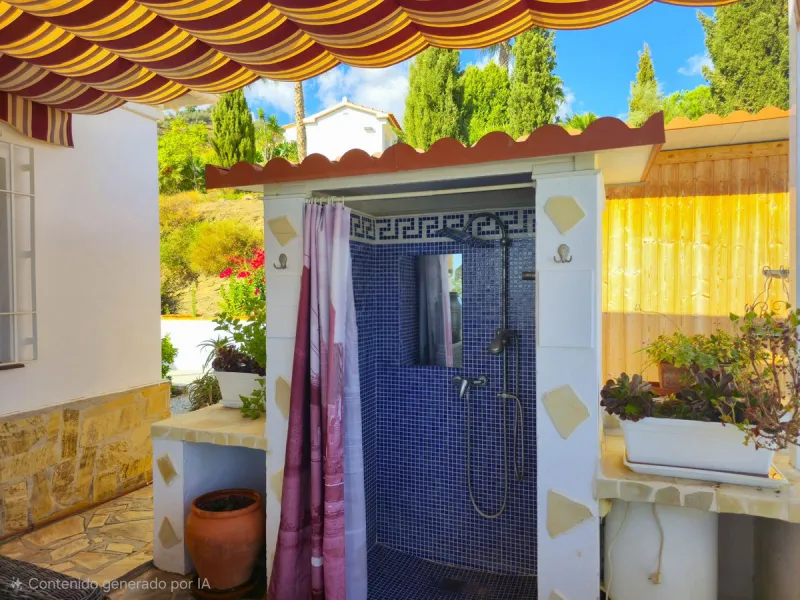 House - Detached Villa в продаже в Arenas, Málaga. В доме 3 спален и 2 ванных комнат. Площадь дома 235 м². Площадь участка 9500 м²