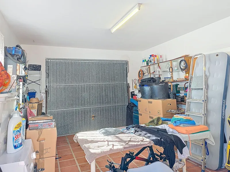 House - Detached Villa в продаже в Arenas, Málaga. В доме 3 спален и 2 ванных комнат. Площадь дома 235 м². Площадь участка 9500 м²