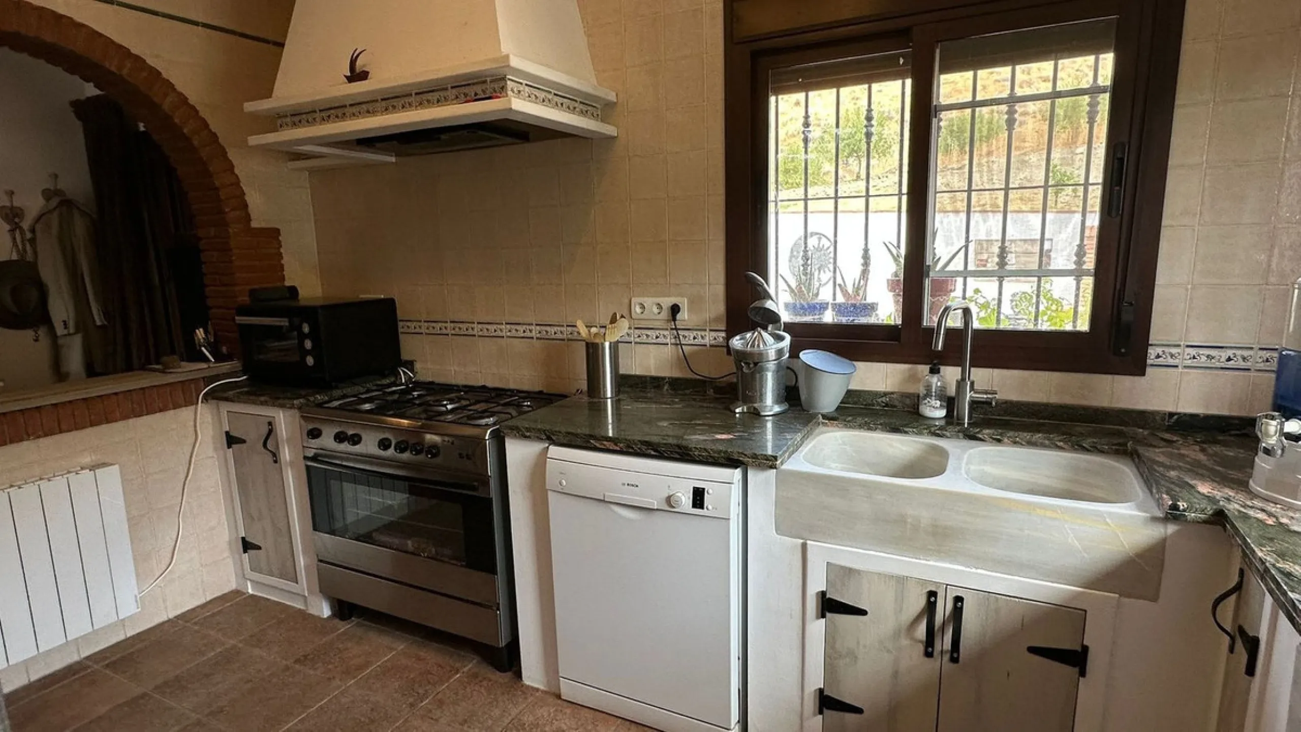 Beautiful Villa for Sale in Álora with DAFO – Perfect to Live, Invest, or Rent Out