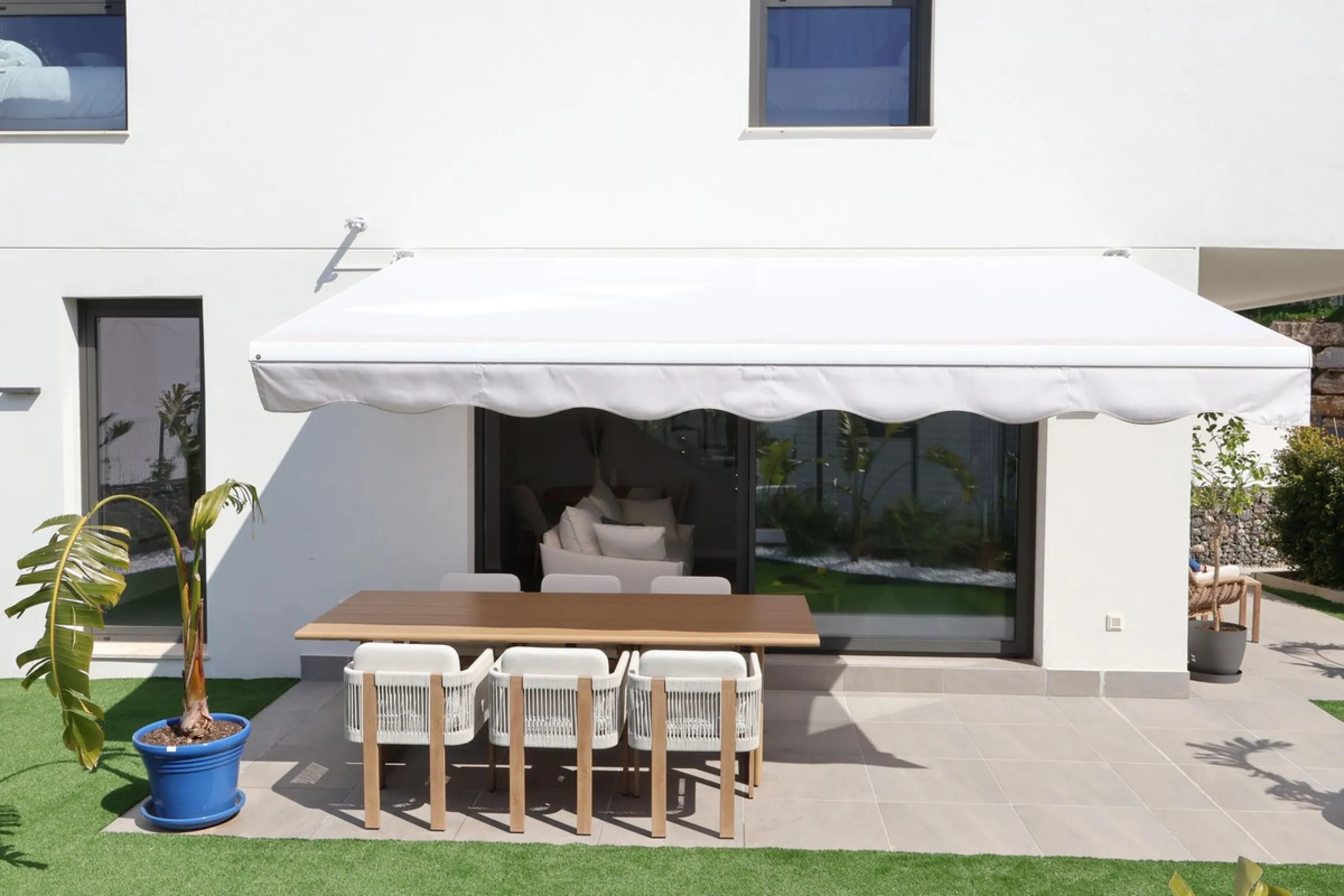 This brand new 3-bedroom, 3-bathroom semi-detached home is located within the contemporary Alya development in Riviera del Sol, Mijas, offering beautiful views of the Mediterranean and a lifestyle designed around comfort and outdoor living on the Costa de