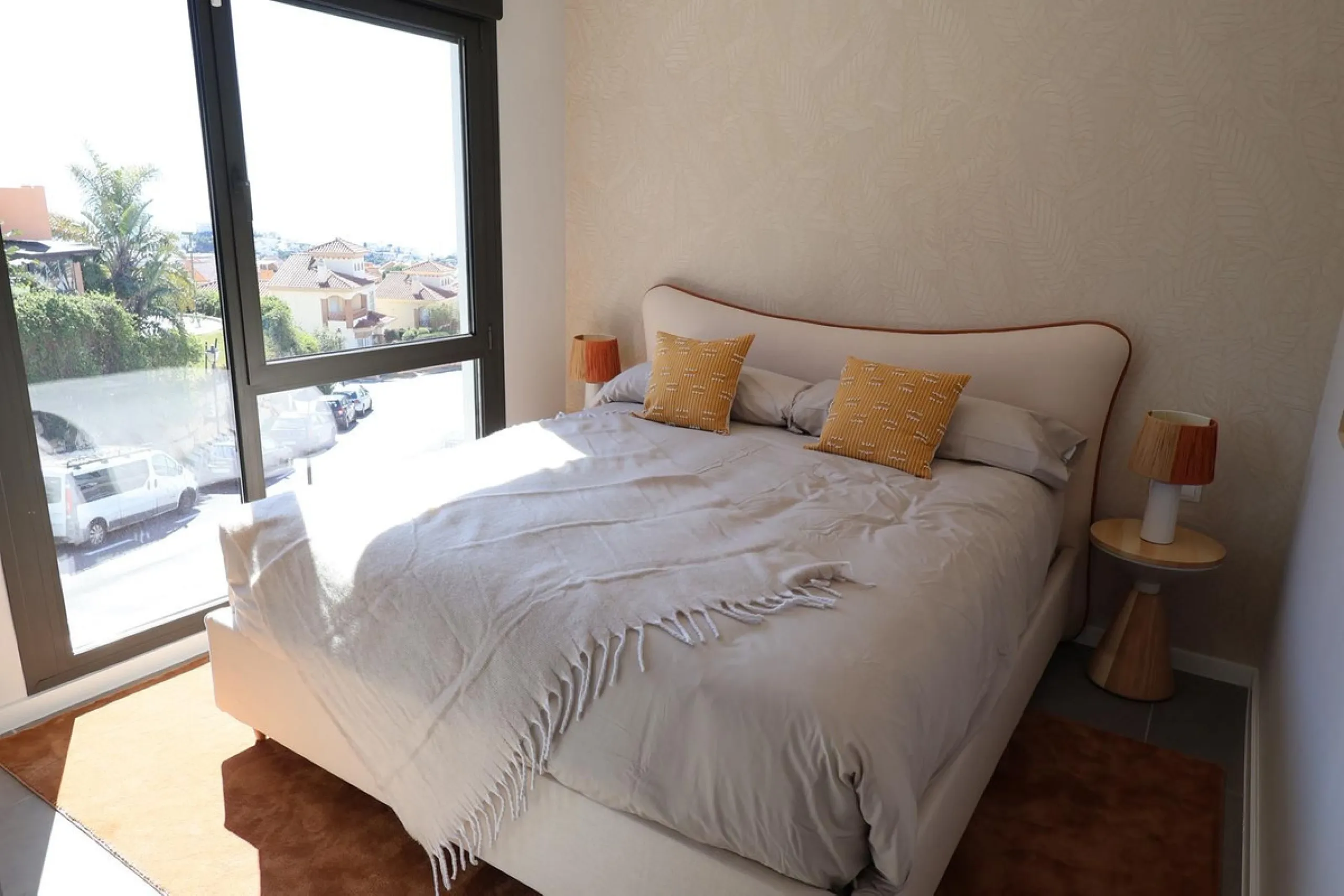 This brand new 3-bedroom, 3-bathroom semi-detached home is located within the contemporary Alya development in Riviera del Sol, Mijas, offering beautiful views of the Mediterranean and a lifestyle designed around comfort and outdoor living on the Costa de