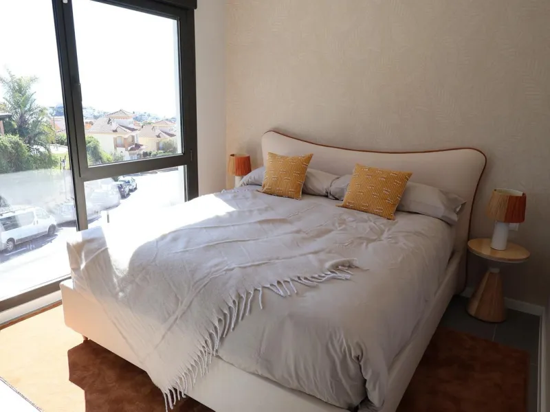 This brand new 3-bedroom, 3-bathroom semi-detached home is located within the contemporary Alya development in Riviera del Sol, Mijas, offering beautiful views of the Mediterranean and a lifestyle designed around comfort and outdoor living on the Costa de